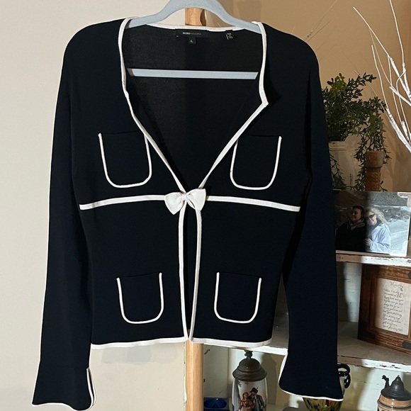 BCBGMaxAzria Sweaters - BCBGMaxAzria L GORGEOUS Black/White Cardigan BowHook/Eye Closure.Slit Bell Cuffs